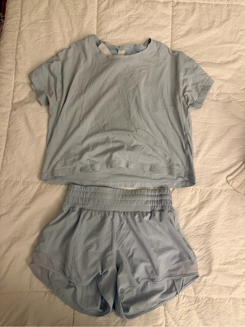 Lululemon Hotty Hot High-Rise Lined Shorts 2.5” & Cates T-Shirt